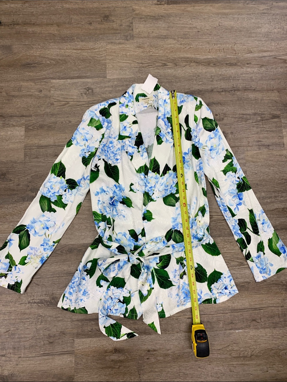 L'AGENCE White Blazer with Blue Hydrangea Print Size Small